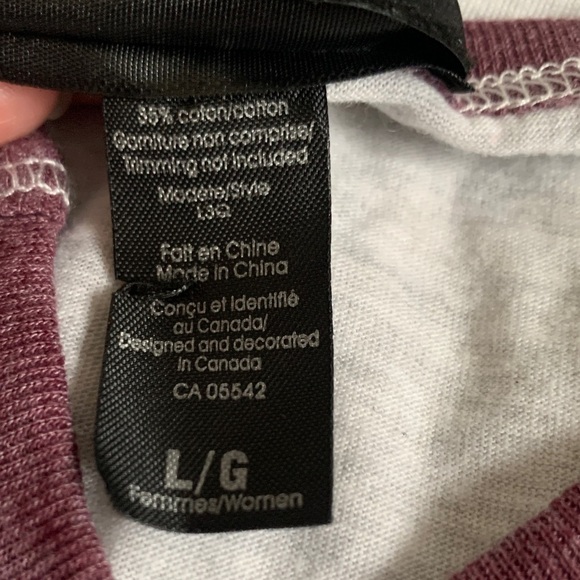 Women's Mt. Tremblant Canadian Heritage Tee - Heather Cream and Burgundy - Picture 3 of 6